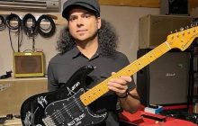 Канадская рок-группа выставила на аукцион уникальную гитару, чтобы помочь Украине