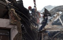 У результаті атаки дронами у Києві стався вибух в житловому будинку: під завалами люди