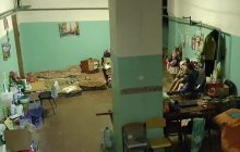 Діти підземелля: як сотні харків'ян живуть у бомбосховищі без сонця та свіжого повітря