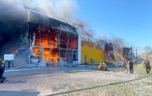 Більшість жертв удару по Кременчуку сильно обгоріли, їхні особи ще не встановили – МВС