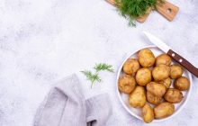 Как почистить молодую картошку: 5 очень быстрых способов