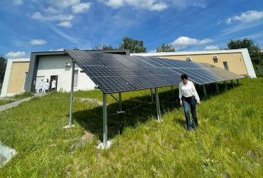 В больнице Бородянки установили солнечные панели от Илона Маска (фото)