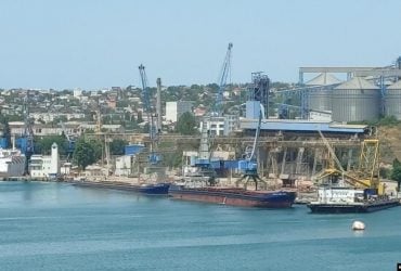У Севастополі щодня вантажать на судна українське зерно - ЗМІ (фото)