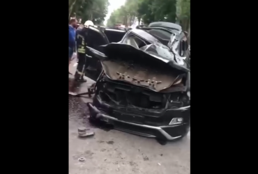 Военный РФ на внедорожнике устроил жуткую аварию в Херсоне: есть жертвы (фото, видео)