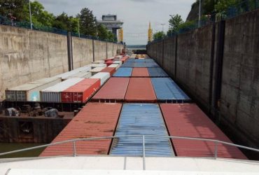 Блокаду українських портів готуються прорвати: перший контейнеровоз прибуде з Румунії