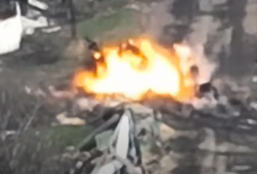 Бійці з 54-ї бригади влаштували вибуховий сюрприз російським туристам у Мар’їнці (відео)