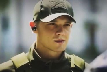 Звезда фильма Киборги совершил каминг-аут