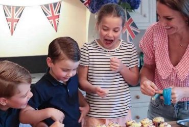 Кейт Миддлтон дома с детьми испекла кексы для вечеринки в честь Елизаветы II (видео)