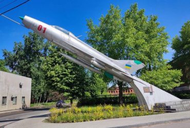 Зла іронія долі: як випускники Чернігівського льотного училища воюють проти України