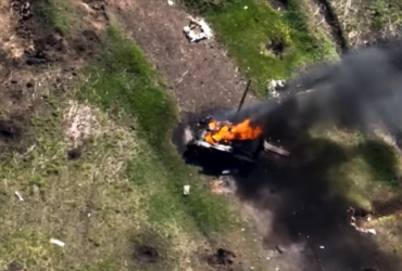 Красиво горить: 54 бригада ЗСУ показала ефектні кадри знищення російського танка (відео)