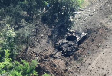 Розрив башти в повітрі: штурмовики Закарпатського легіону знищили танк окупантів (фото)