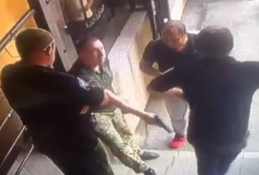 Ледь не поцілив у дітей: з'явилося відео стрілянини за участю чиновника Генштабу