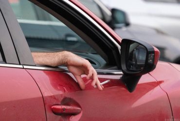 Продажи авто в России сократились на 83% по сравнению с прошлым годом - экономист