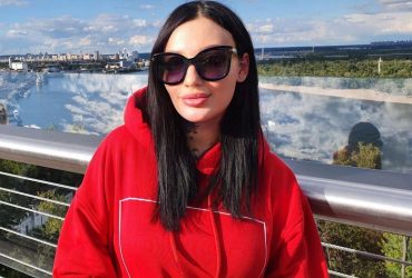 Украинская актриса фильмов 18+ Адель Асанти резко ответила Лоле Тейлор: Сядь Путину на лицо