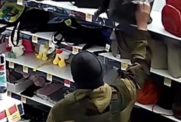 От батареек до духов: СБУ показала, как оккупанты на Сумщине демилитаризировали магазин