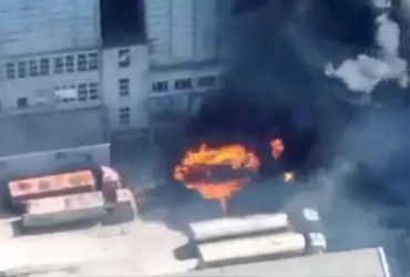 Громом та полум'ям: українські артилеристи розгромили скупчення техніки окупантів (відео)