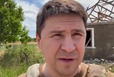 Подоляк побував у Херсонській області та показав, навіщо Україні далекобійна зброя