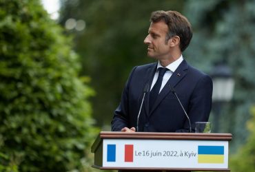 Макрон про виведення важкого озброєння із ЗАЕС: Найближчі тижні будуть вирішальними