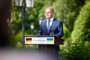 Шольц продолжает контактировать с Путиным - правительство Германии