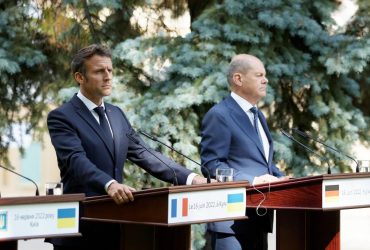 Scholz and Macron promised to help Ukraine as much as necessary