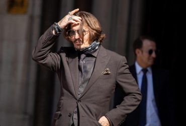 Стрижки знаменитостей 2022: які зачіски носять голлівудські чоловіки (фото)