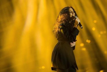 Настя Каменских не сдержала эмоций на концерте: фанаты плакали вместе с ней (видео)