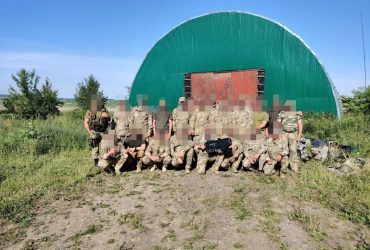 Освітяни та працівники міськради Луцька зібрали 1,5 мільйона на авто і спорядження для військових