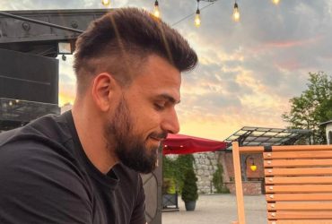 Известный блогер нарвался на травлю в сети из-за эпиляции: Все ребята воюют, тебе не стыдно?