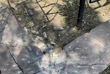 Details of the enemy shelling of Nikolaev: the invaders fell into the mass grave of Soviet soldiers (photo)