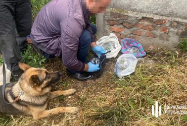 В Україні викрили наркобанду спецслужб РФ: продавали наркотики військовим (відео)