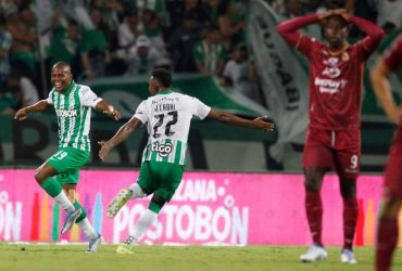 Божевільний гол: колумбійський футболіст забив гарматним ударом з 60-ти метрів (відео)