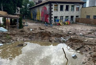 Удар по Києву: одна з ракет влучила в дитячий садок (відео)