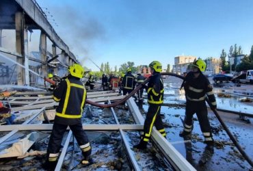 Понад 40 громадян заявили про зникнення рідних після обстрілу ТЦ в Кременчуці