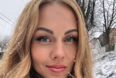 Співачка Alyosha поставила на місце незадоволену фанатку, яка засудила її виступ на ЛГБТ-прайді