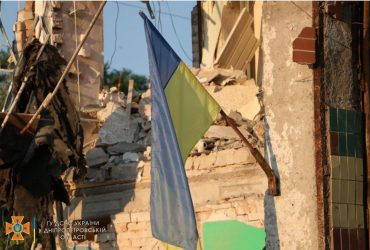 У Дніпрі під завалами СТО знайшли тіла двох людей