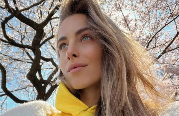 Внучка Ротару очаровала формами в прозрачном сарафане