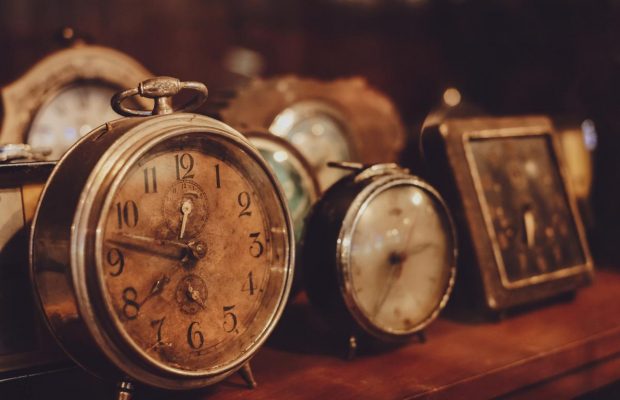 Названы топ-5 вещей, которые стоит выбросить из дома, чтобы не собирать плохую энергетику