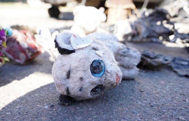 Кременчужанка довела до слез песней в память о погибших в местном ТЦ 27 июня (видео)