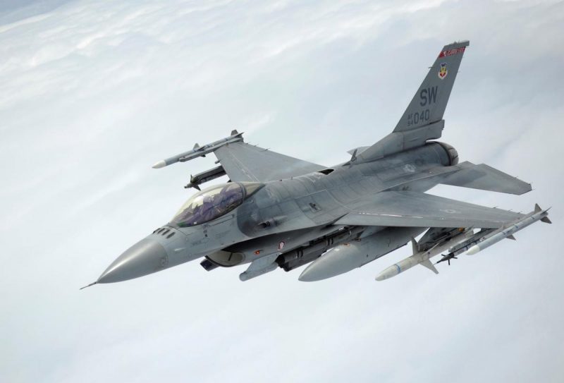 Роман Свитан объяснил, что может мешать получению Украиной самолетов F-16 / фото US Air Force