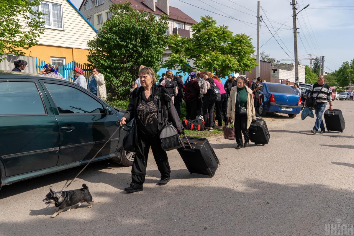 Эвакуированы люди с оккупированных территорий Харьковской области / фото Мариенко Андрей / УНИАН