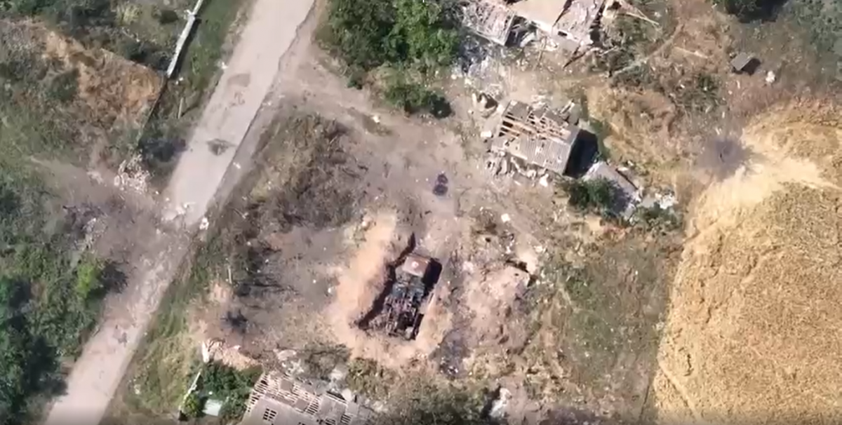 На Херсонщині ЗСУ перетворили на металобрухт техніку окупантів / Скріншот На Херсонщині ЗСУ перетворили на металобрухт техніку окупантів / Скріншот