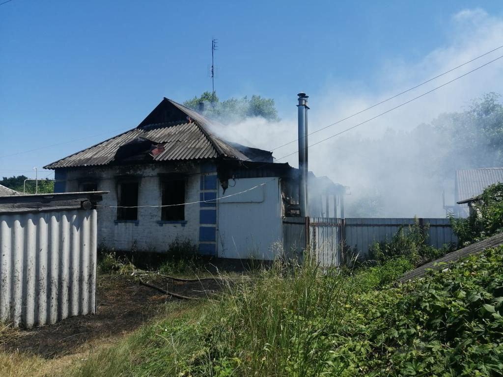 Последствия обстрелов российских оккупантов Сумщины / фото: Дмитрий Живицкий Последствия обстрелов российских оккупантов Сумщины / фото: Дмитрий Живицкий