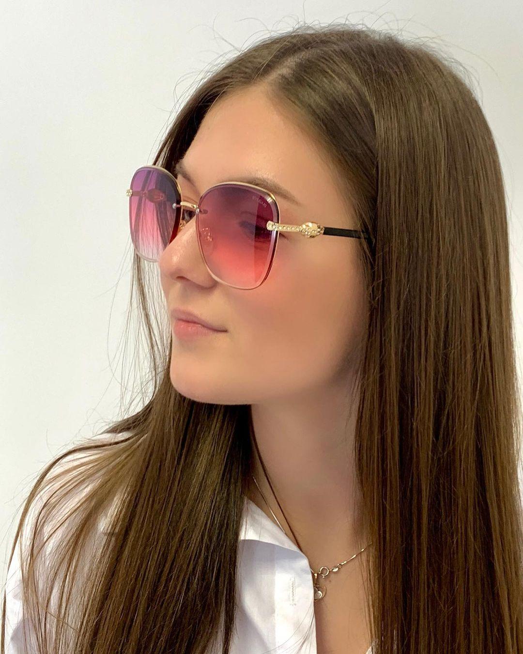 Солнцезащитные очки 2022 / Фото - instagram.com