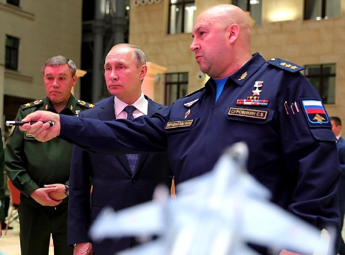 Соскин добавил, что ликвидация Путина пока что "не в наших возможностях", а вот Суровикина устранить проще / фото Кремль