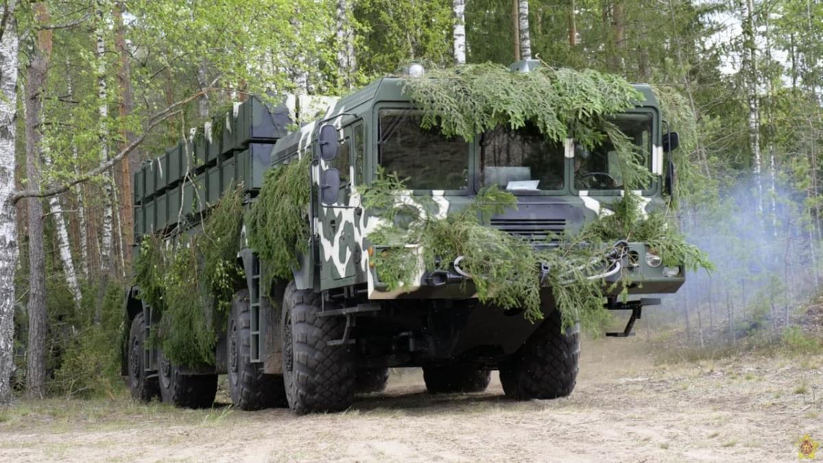 Жданов розповів про білоруські РСЗВ "Полонез" / фото Міністерство оборони РБ Жданов розповів про білоруські РСЗВ "Полонез" / фото Міністерство оборони РБ