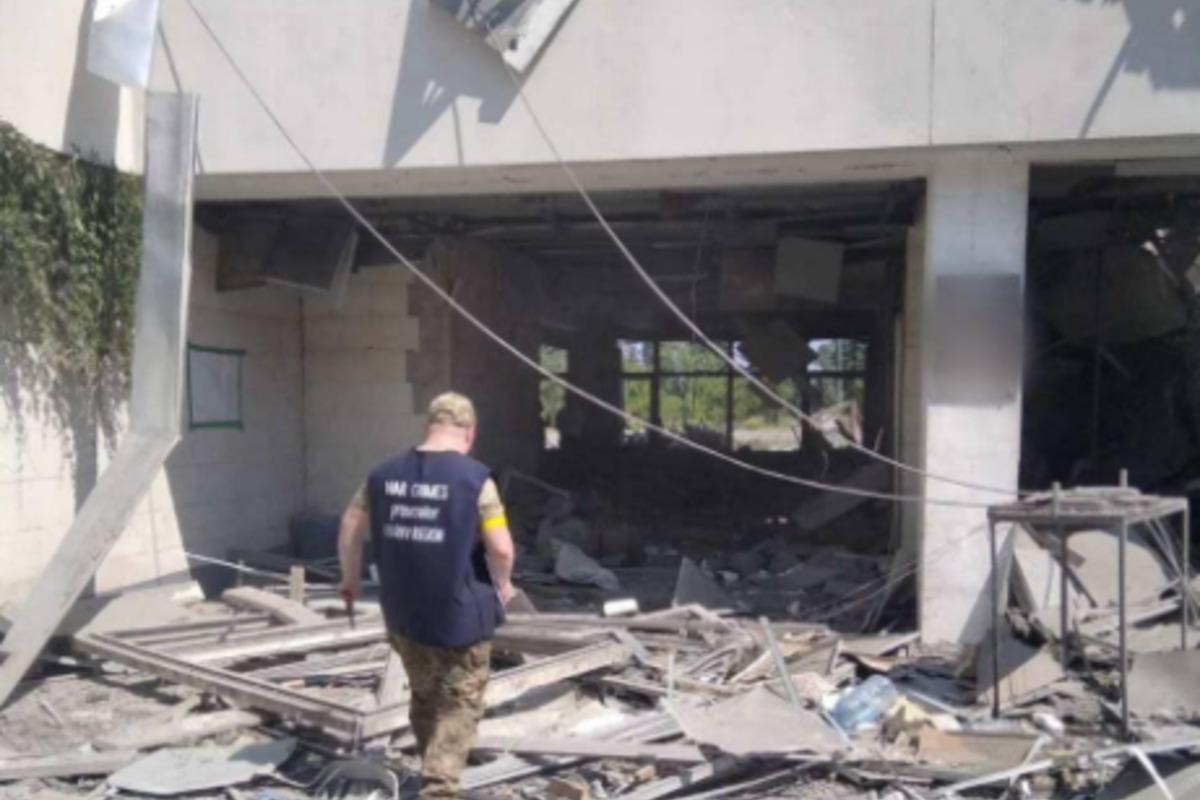У Харкові супротивники обстріляли виш, загинула одна особа / фото facebook.com/prokuraturakharkiv У Харкові супротивники обстріляли виш, загинула одна особа / фото facebook.com/prokuraturakharkiv