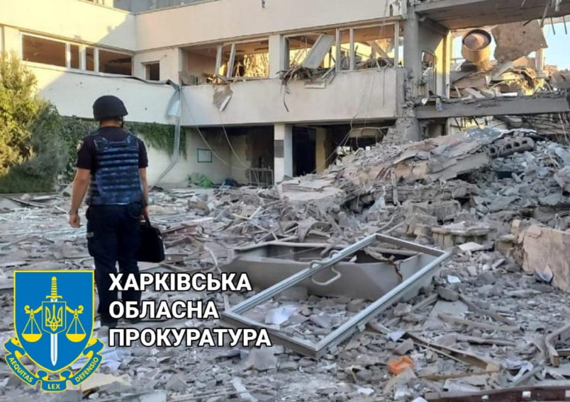 В Харькове враги обстреляли вуз, погиб сторож / фото facebook.com/prokuraturakharkiv В Харькове враги обстреляли вуз, погиб сторож / фото facebook.com/prokuraturakharkiv