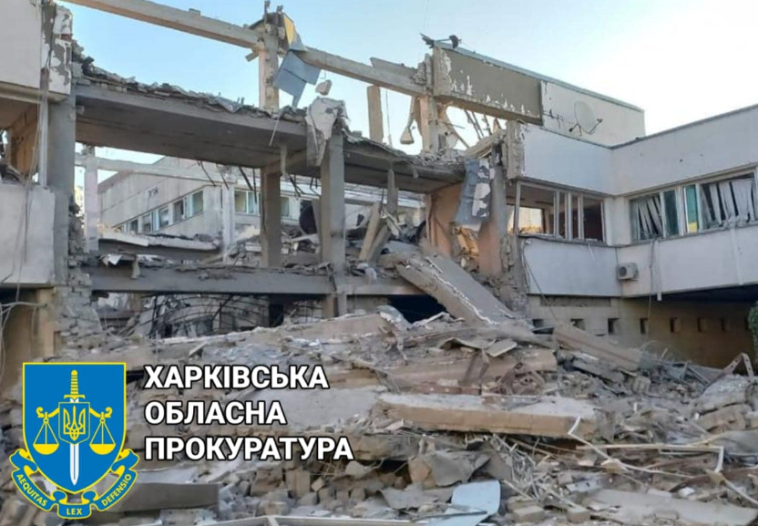 В Харькове враги обстреляли вуз, погиб один человек / фото facebook.com/prokuraturakharkiv В Харькове враги обстреляли вуз, погиб один человек / фото facebook.com/prokuraturakharkiv