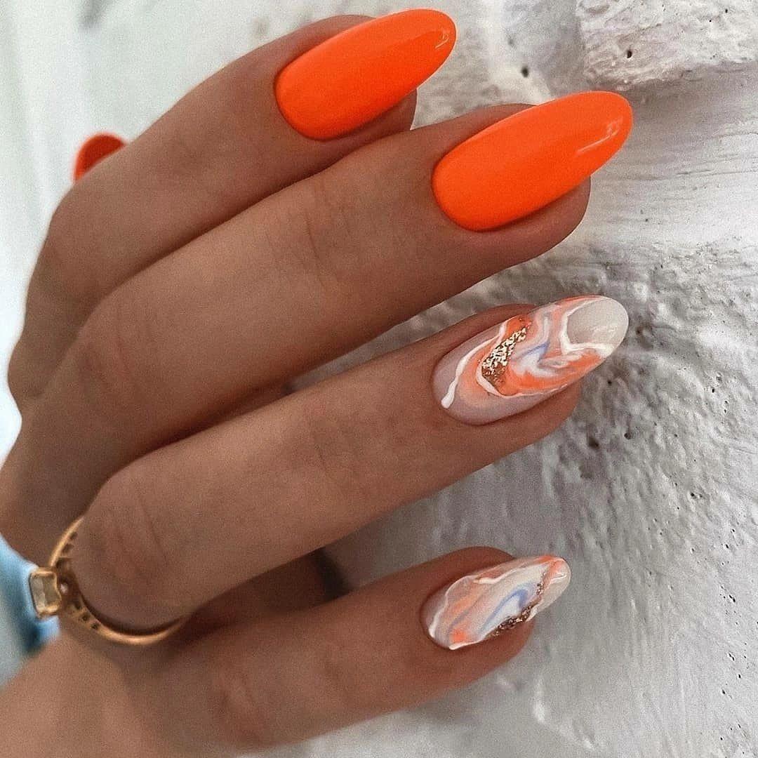 Модный цвет маникюра 2022 / instagram.com/super_nails_mk