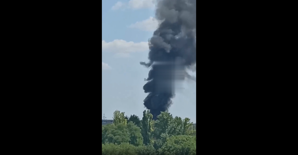 Артилеристи ЗСУ вдарили по базі окупантів у Донецьку/ Скріншот Артилеристи ЗСУ вдарили по базі окупантів у Донецьку/ Скріншот